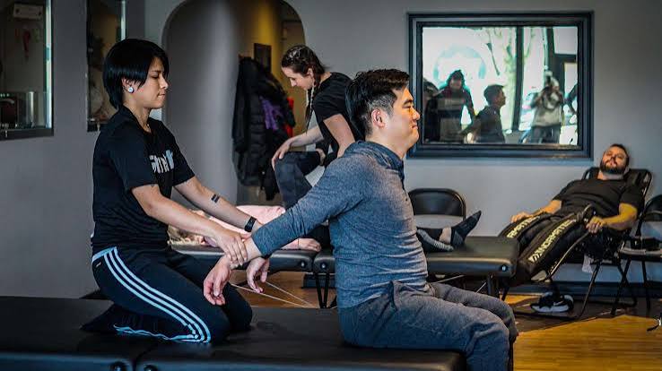 Recovery lounge and stretching space